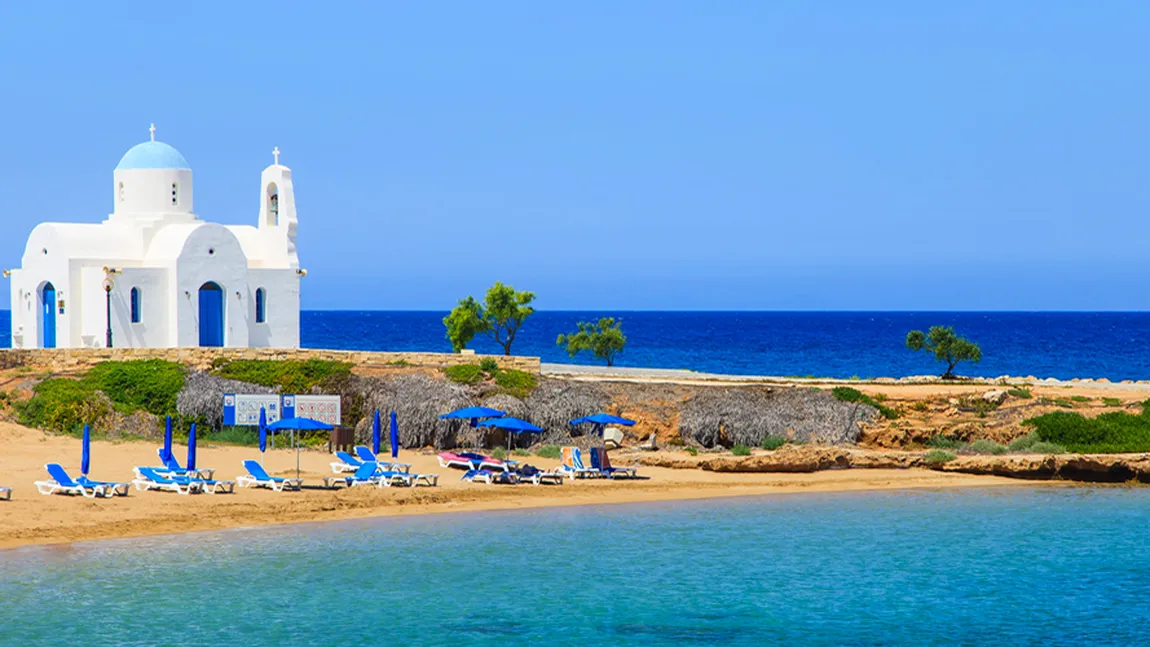 Metoda incredibilă prin care Cipru speră să atragă turişti. Lista ţărilor pentru care este obligatorie testarea pentru coronavirus