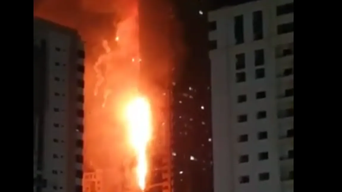Incendiu puternic la un zgârie-nori din Dubai. Pompierii au intervenit de urgenţă VIDEO
