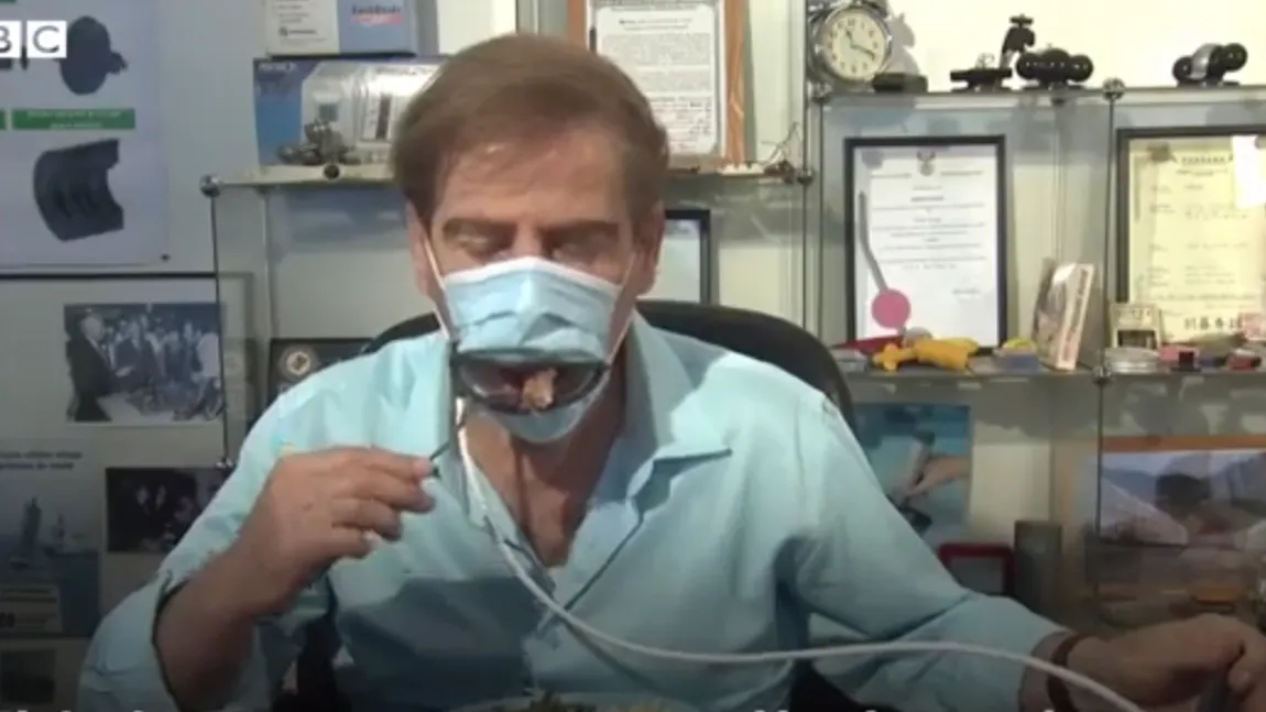 Masca de protecţie cu telecomandă, ultima fiţă pe timp de pandemie. Cât costă şi cum se foloseşte VIDEO