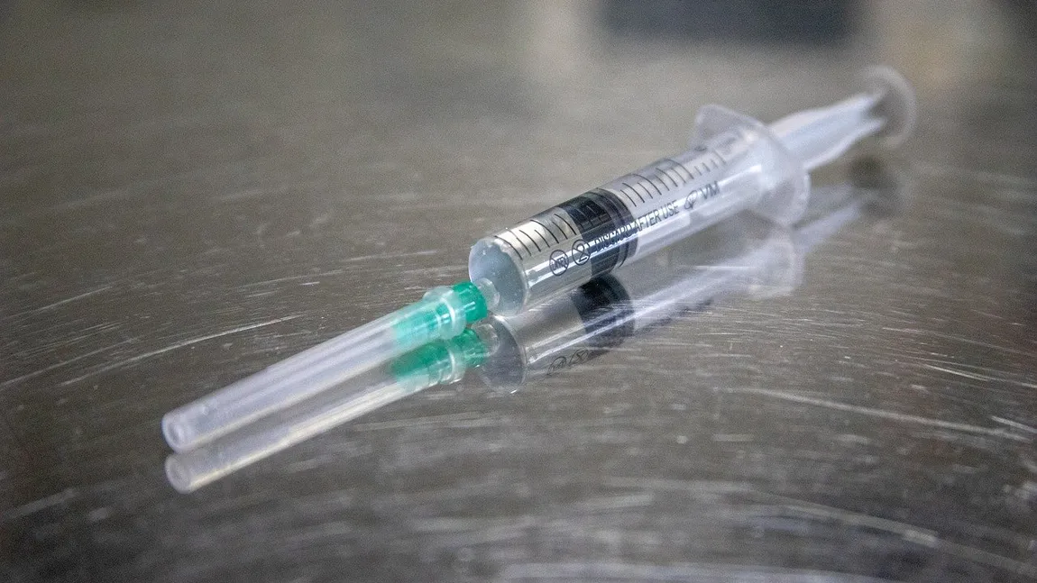 Primele teste ale vaccinului împotriva coronavirusului au fost finalizate. Următoarele faze ale studiului clinic, la sfârşitul verii