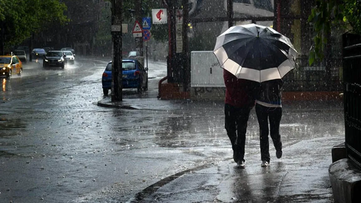 Fenomene meteo extreme. Furtună cu grindină în Bucureşti VIDEO