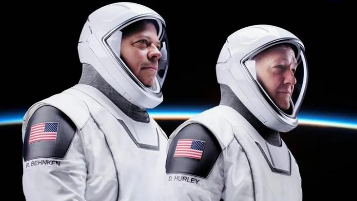 NASA trimite astăzi oameni în spaţiu cu o navă SpaceX. Cum arată capsula şi noile costume proiectate de Elon Musk