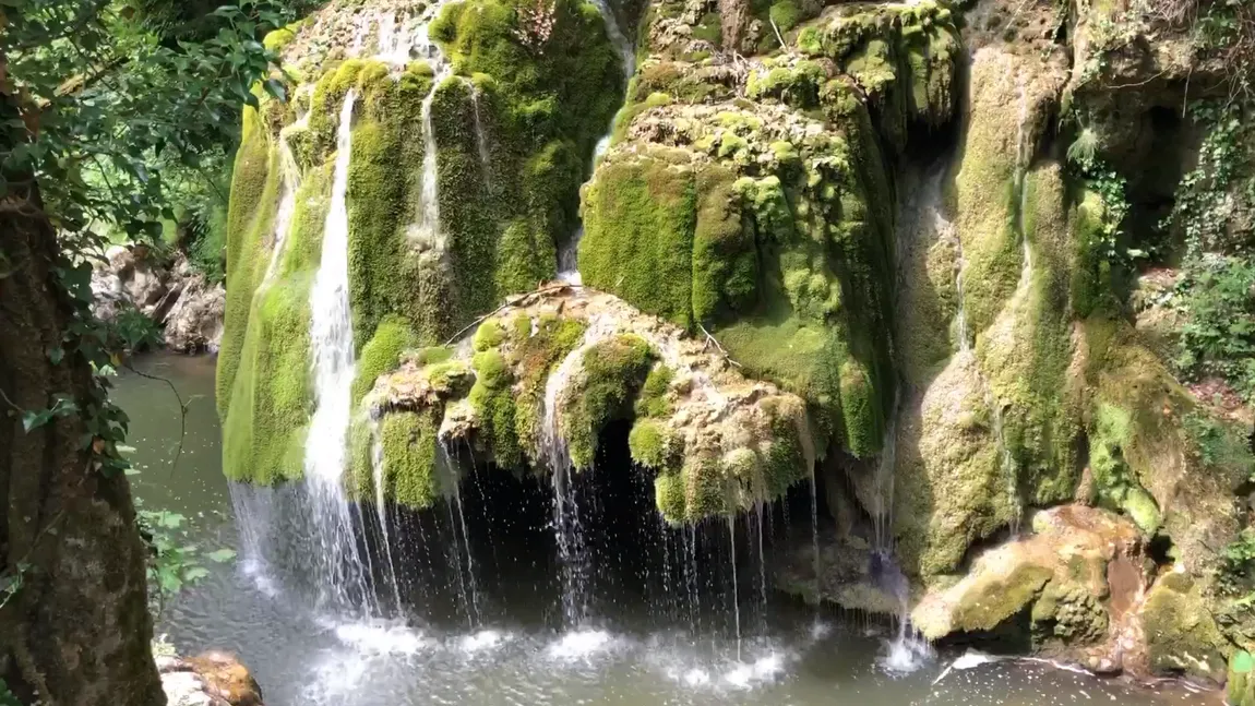 Cascada Bigăr, cea mai frumoasă din lume, în pericol. Cum ar putea viiturile să o afecteze