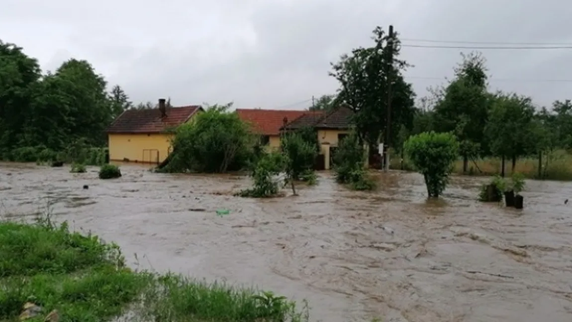 Ministrul Mediului a anunţat când va fi vârful inundaţiilor în România. Ce judeţe se află sub avertizare de cod roşu