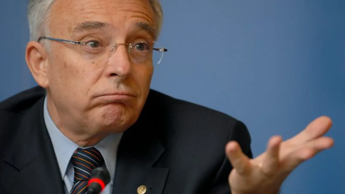 Ce salariu are Mugur Isărescu. Guvernatorul BNR câştigă lunar chiar şi cinci ori mai mult decât Klaus Iohannis