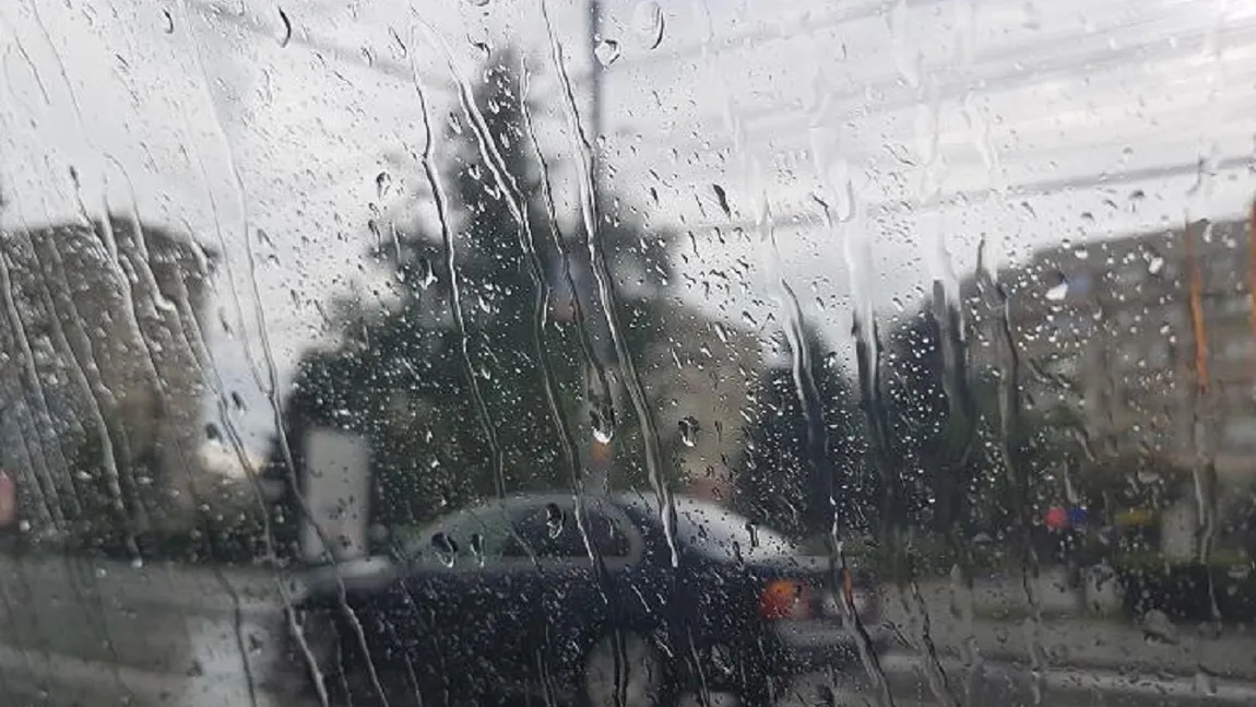 Alertă meteo. Ploi torenţiale, grindină şi vijelii în toată ţara până marţi. Meteorologii au emis avertizare COD PORTOCALIU