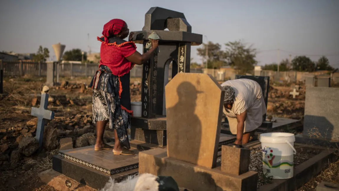 Africa de Sud pregăteşte peste 1,5 milioane de morminte pentru pandemia COVID-19