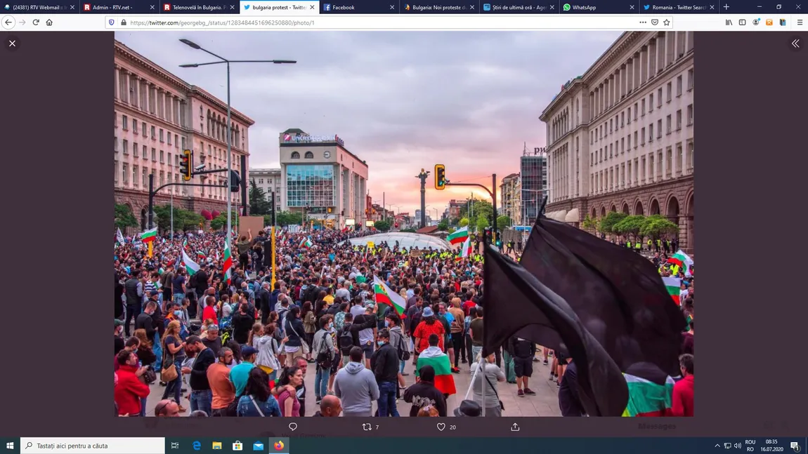 Sofia, sub asediul protestatarilor. Trei miniştri, între care şi cel de Interne, îşi dau astăzi demisia