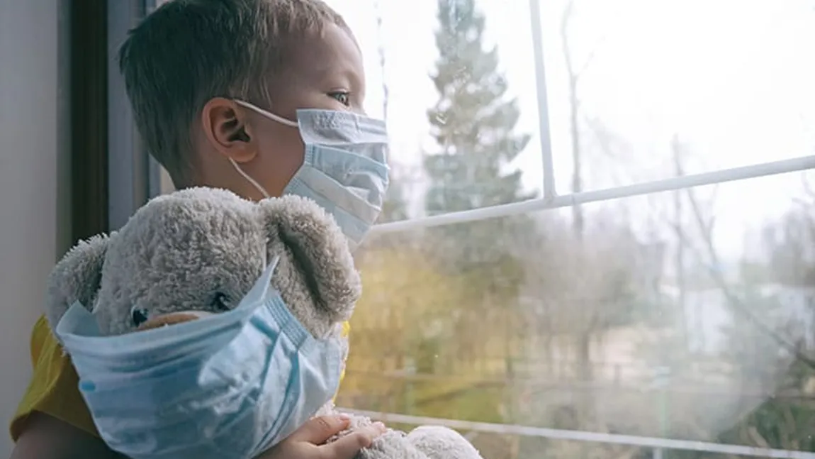 Cum ajunge un copil cu ambii părinţii infectaţi cu COVID într-un centru de asistenţă socială. Ce se întâmplă cu drepturile părinteşti