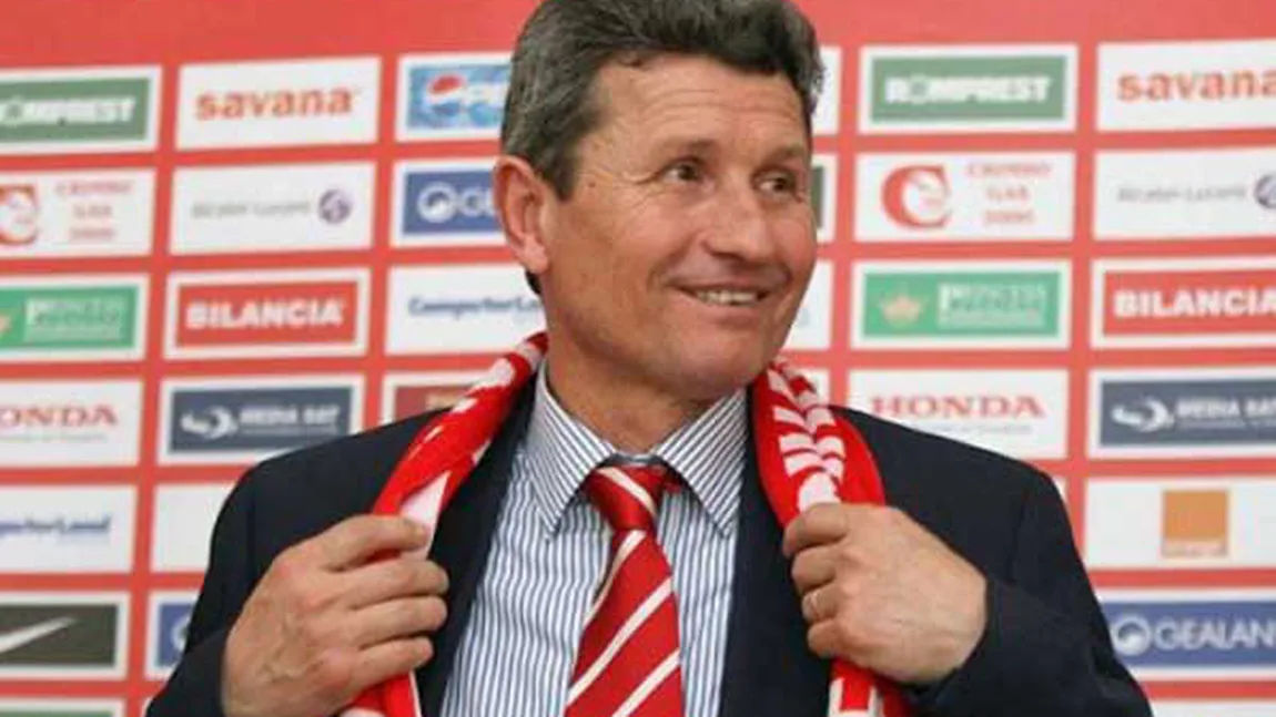 Dinamo schimbă antrenorul. Fanii acţionari l-au propus pe Mulţescu şi acesta se pregăteşte de revenirea în 