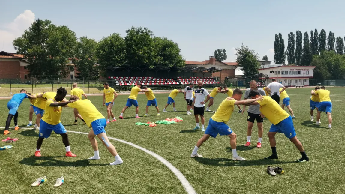 Liga a II-a lovită de coronavirus cu doar o zi înainte de startul play-off-ului. Cinci jucători de la Petrolul sunt infectaţi