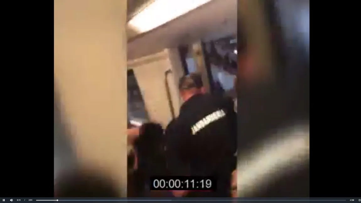 Scandal la metrou în Bucureşti! Tânăr încătuşat de jandarmi pentru că nu purta corect masca VIDEO