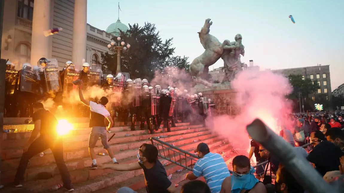 Serbia renunţă la reimpunerea izolării la Belgrad în urma manifestaţiilor violente