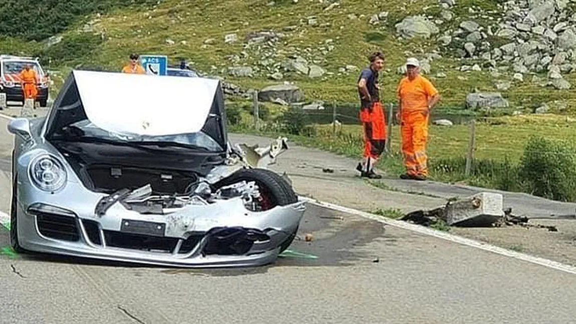 Unul dintre cele mai scumpe accidente din istorie. Un Porsche 911, un Bugatti Chiron şi un Mercedes-Benz Clasa C, distruse