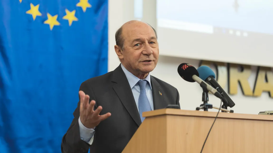 Traian Băsescu: 