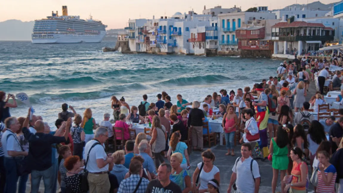 Taxă pentru turiştii care merg în Grecia. Autorităţile elene cer bani pentru servicii medicale
