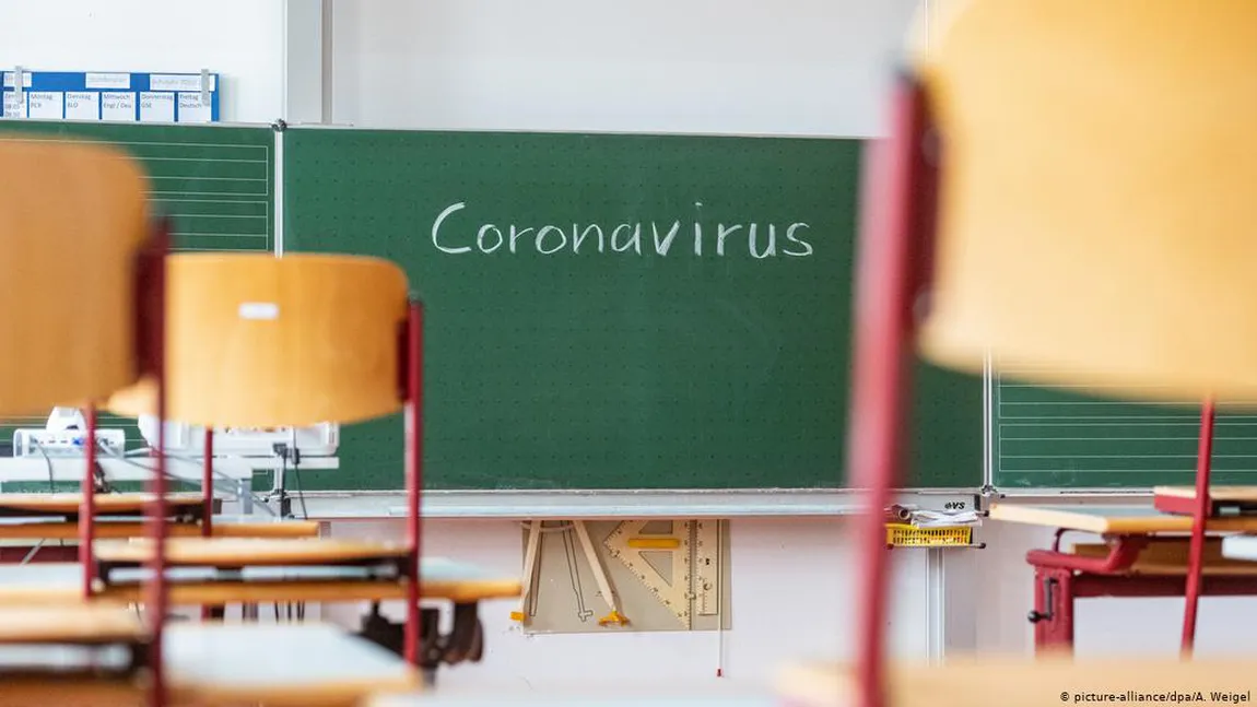 Cea mai periculoasă materie la şcoală în contextul pandemiei de coronavirus. Explicaţia medicului Rafila