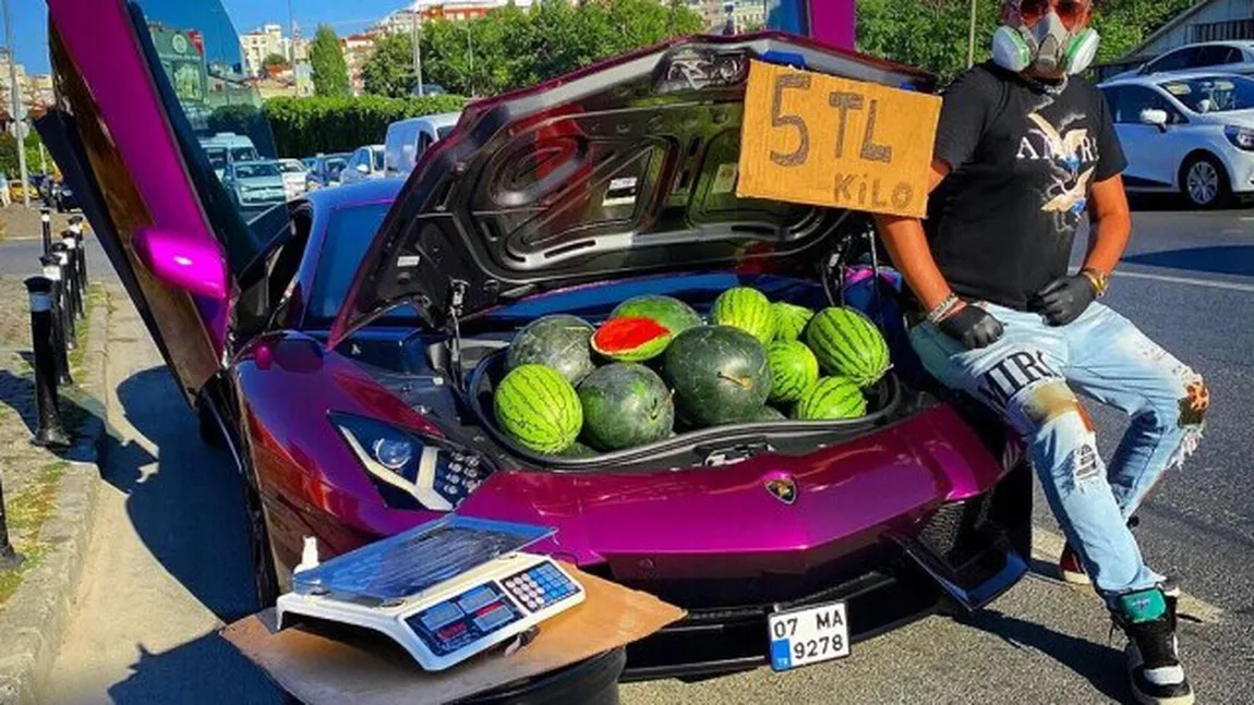 Ce a păţit acest influncer, după ce s-a filmat în timp ce vindea pepeni dintr-un Lamborghini