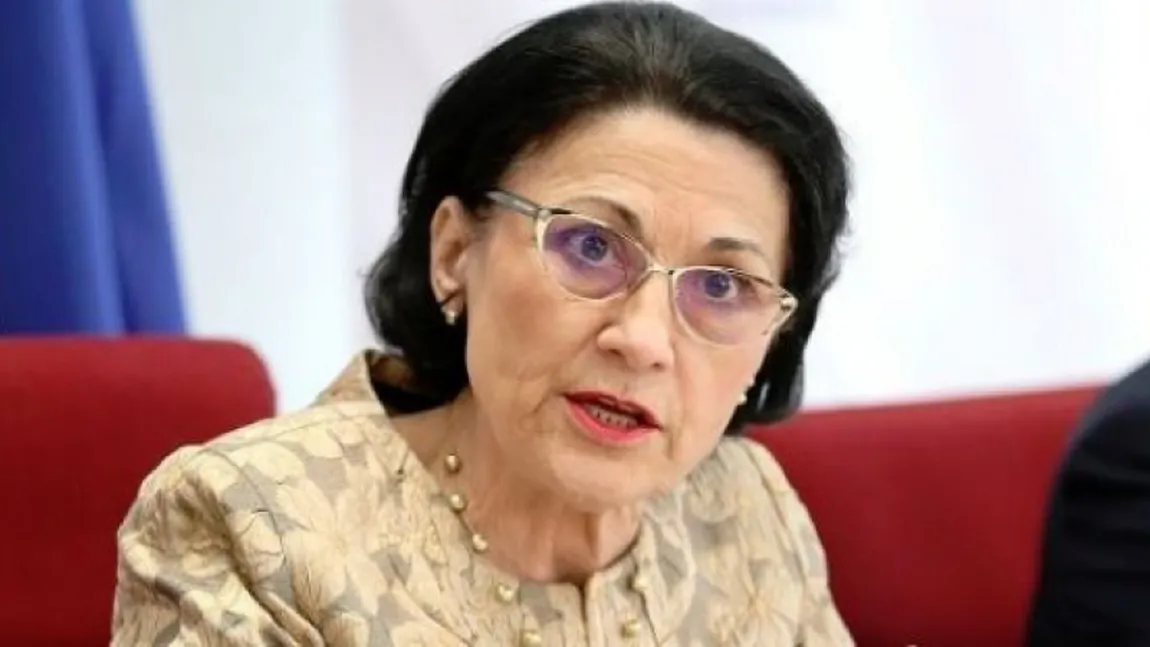 Ecaterina Andronescu: 