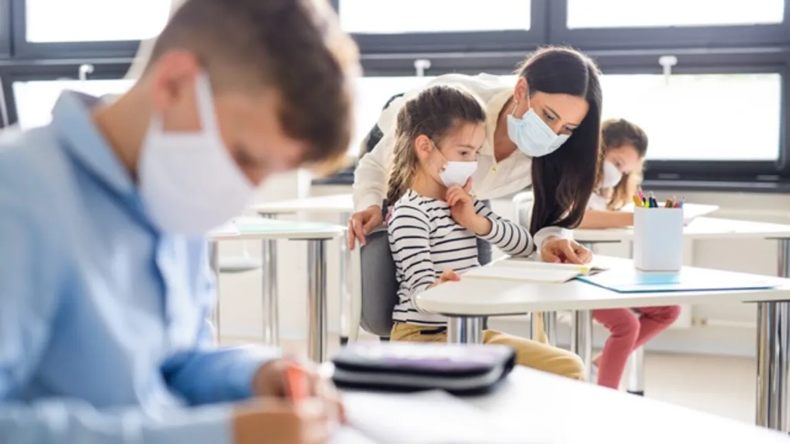 Noul an şcolar 2020 - 2021. Medicul Mihai Craiu: Trebuie să încercăm să revenim la o viaţă dominată de decizii raţionale