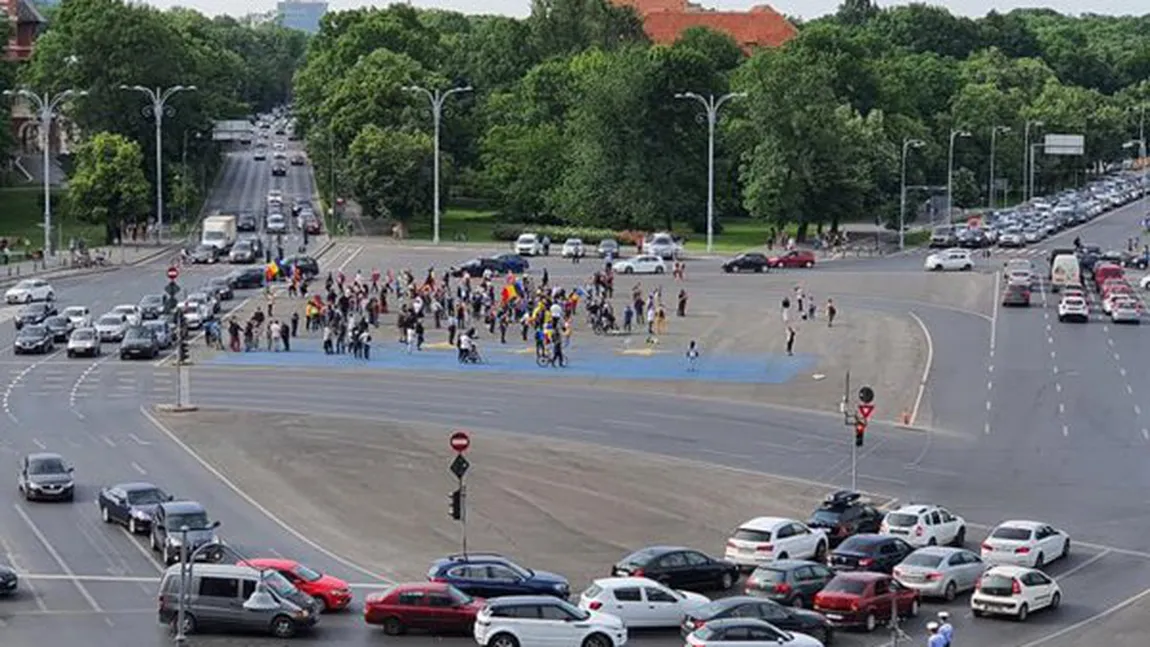 Protest în Piaţa Victoriei duminică seara! Se cere demisia ministrului Educaţiei Monica Anisie