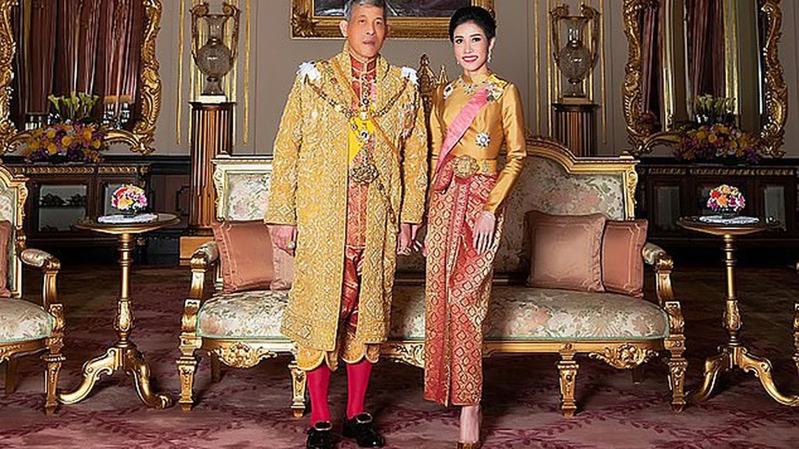 Regele Thailandei şi-a graţiat concubina şi a trimis-o în Germania să se alăture haremului său
