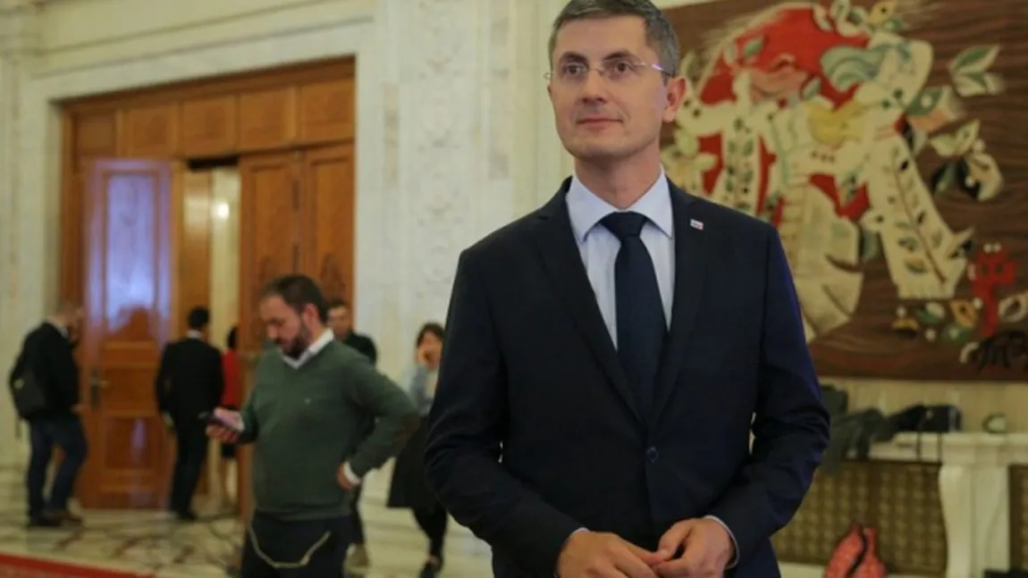 Dan Barna dă cărţile pe faţă: Dacian Cioloş, propunerea USR pentru funcţia de premier!