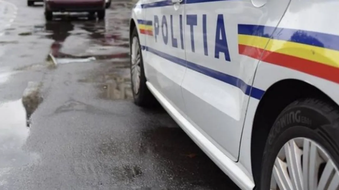 Un şofer din Ţăndărei a făcut ravagii: a lovit o poliţistă cu maşina şi a bătut un jandarm. Motivul banal de la care a pornit scandalul