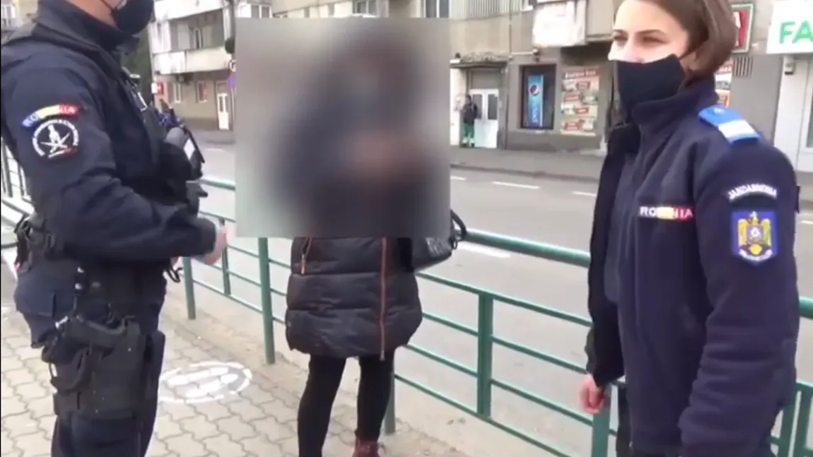 Femeie de 52 de ani, confirmată cu coronavirus, ridicată de jandarmi din staţia de tramvai VIDEO