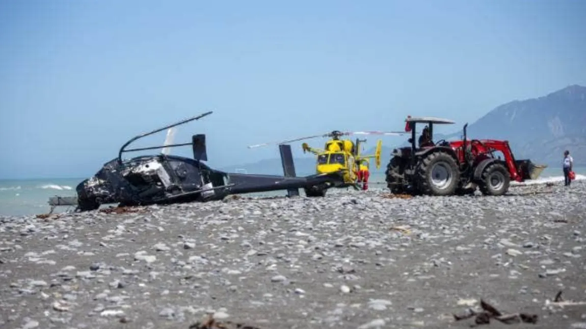Doi părinţi decedaţi şi trei copii răniţi grav, după ce un elicopter s-a prăbuşit pe o plajă din Noua Zeelandă