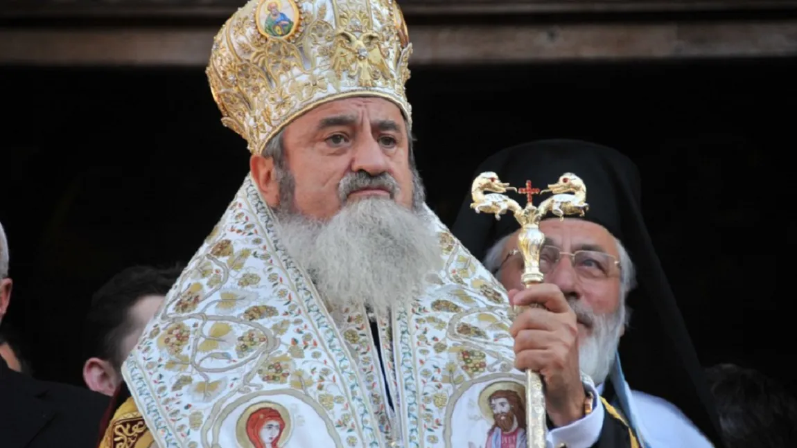 ÎPS Laurenţiu, mitropolitul Ardealului, le-a cerut iertare credincioşilor că au trebuit să asiste la slujbă în frig: 