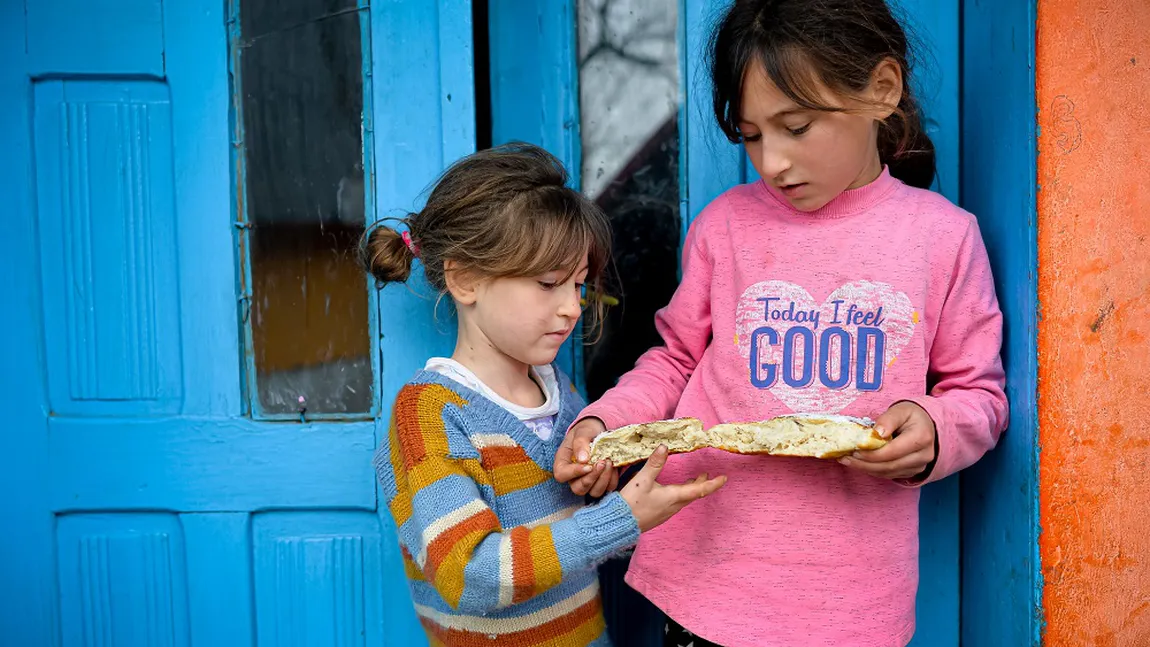 Emoţionant: o fetiţă şi-a donat economiile pentru a-i ajuta pe copiii din Cioca Boca de Sărbătorile de iarnă