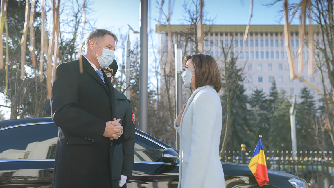 Klaus Iohannis, vizită oficială în Republica Moldova: România va trimite 200.000 de doze de vaccin la Chişinău