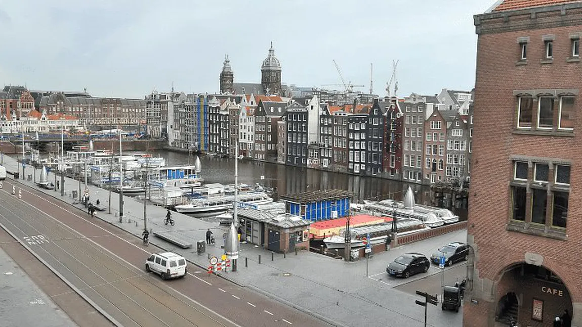 Carantină totală în Olanda, timp de cinci săptămâni. Proteste de stradă, oamenilor li se recomandă să primească maxim doi vizitatori pe zi