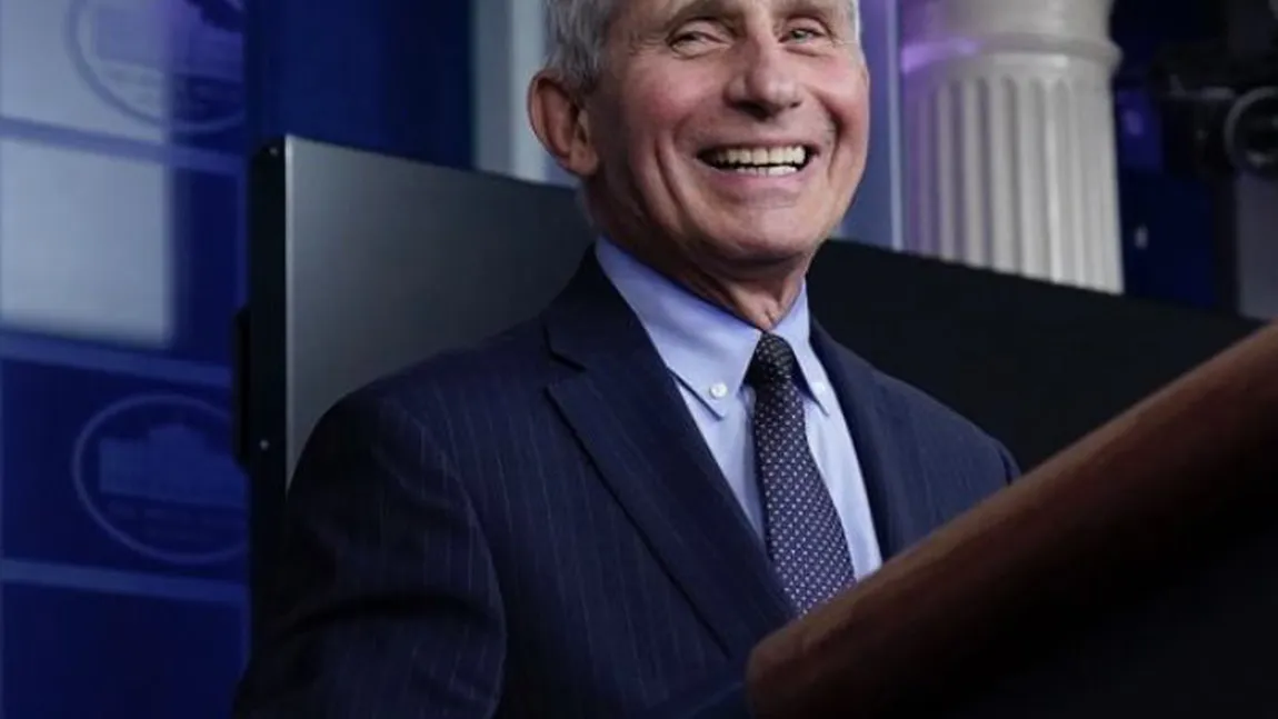 Anthony Fauci este cel mai bine platit angajat din guvernul federal american. Salariul său este chiar mai mare decât al preşedintelui SUA