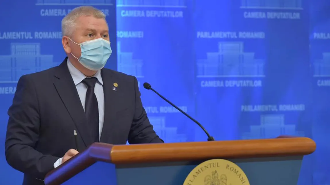 Deputatul PNL Florin Roman îl atacă pe Vlad Voiculescu pe tema vaccinărilor pe pile: 