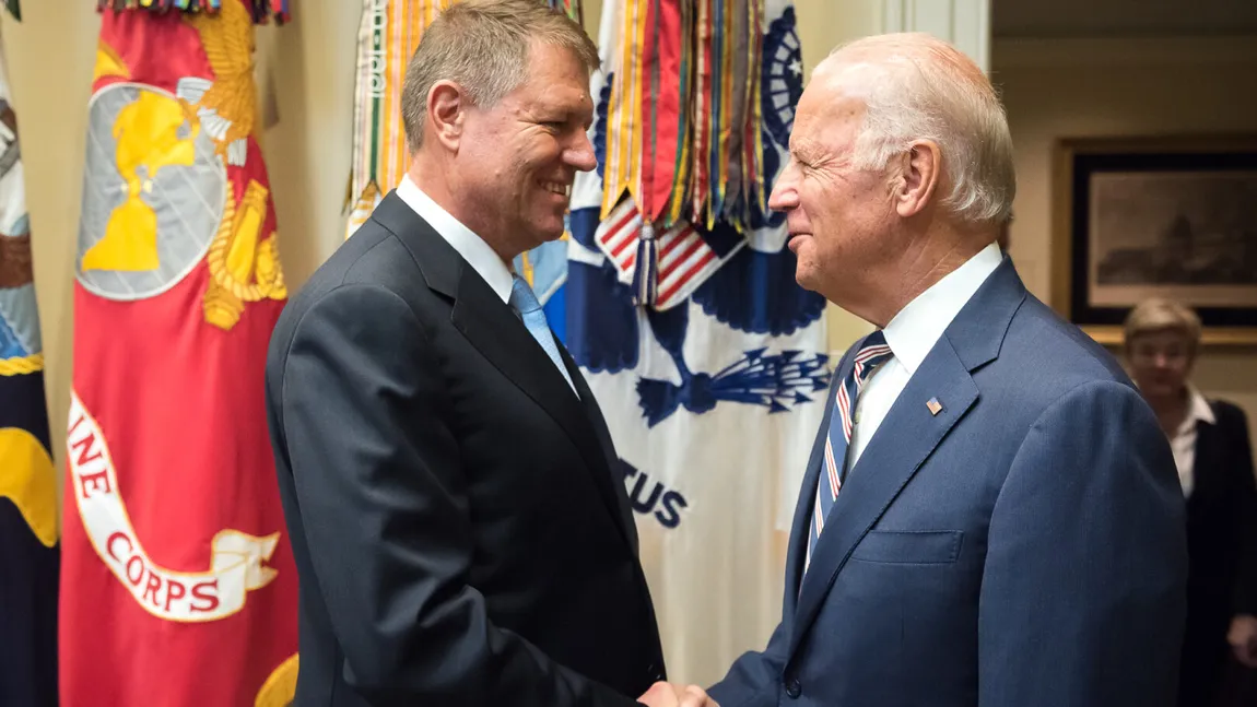 Klaus Iohannis l-a felicitat pe Joe Biden. Ce mesaj i-a transmis președintele României