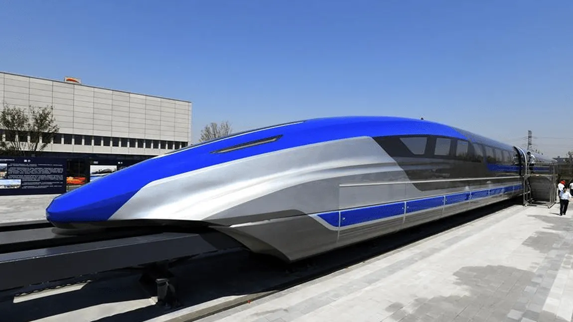 China a lansat un tren care atinge viteze de 620 de kilometri pe oră. Imagini cu interiorul prototipului
