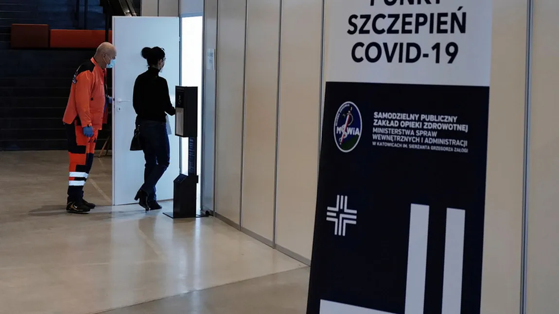 Spitalele din Polonia au început să suspende vaccinările. Pfizer a virat luni mai puţin de jumătate din dozele promise