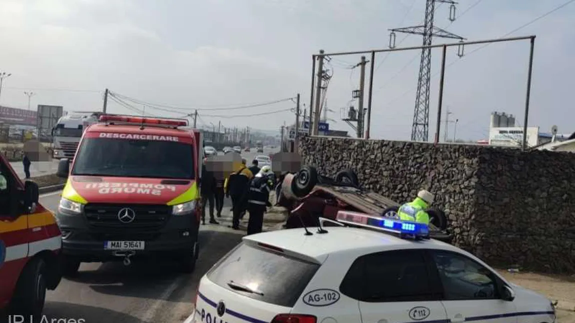 Accident grav pe Autostrada A1, lângă Pitești. O maşină în care se aflau patru persoane s-a răsturnat