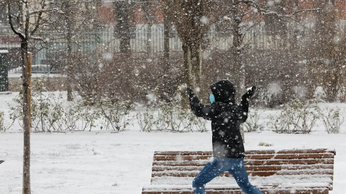 Alertă meteo, vremea se strică în weekend. Se va depune strat nou de zăpadă