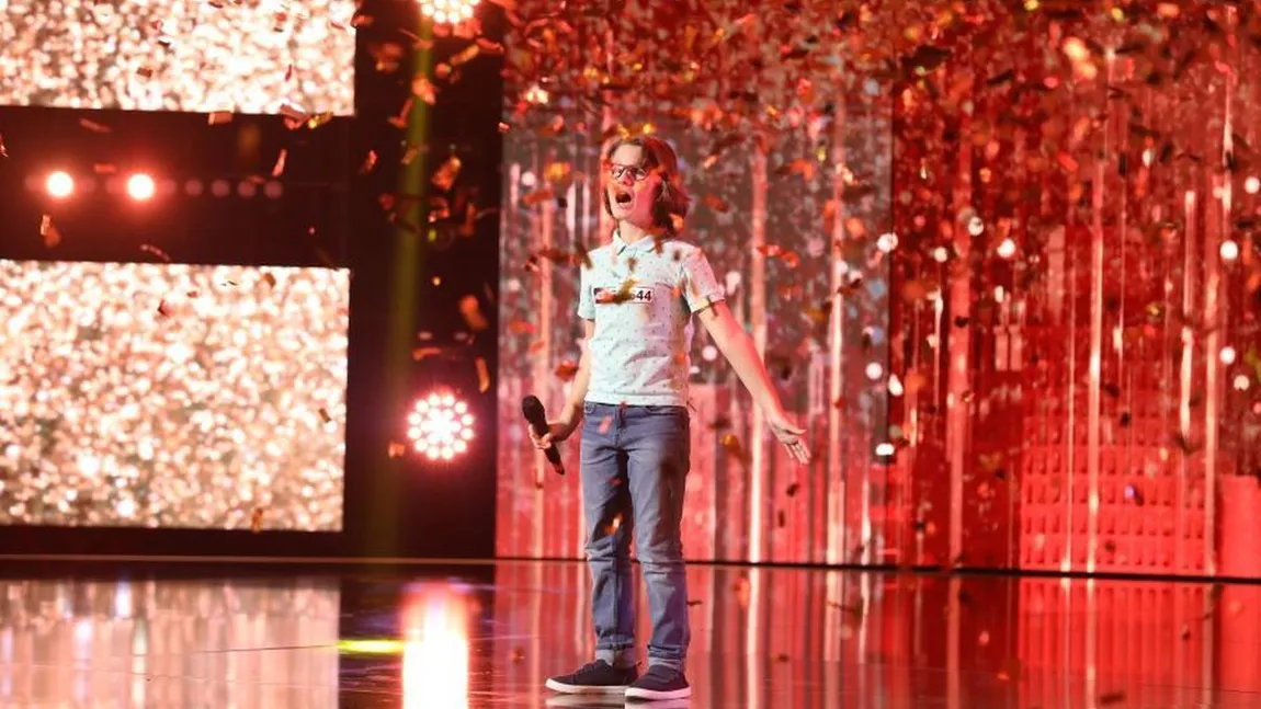 ROMANII AU TALENT 2021: Filip Cioc a primit primul Golden Buzz al sezonului. Băiatul i-a impresionat până la lacrimi pe juraţi! - VIDEO