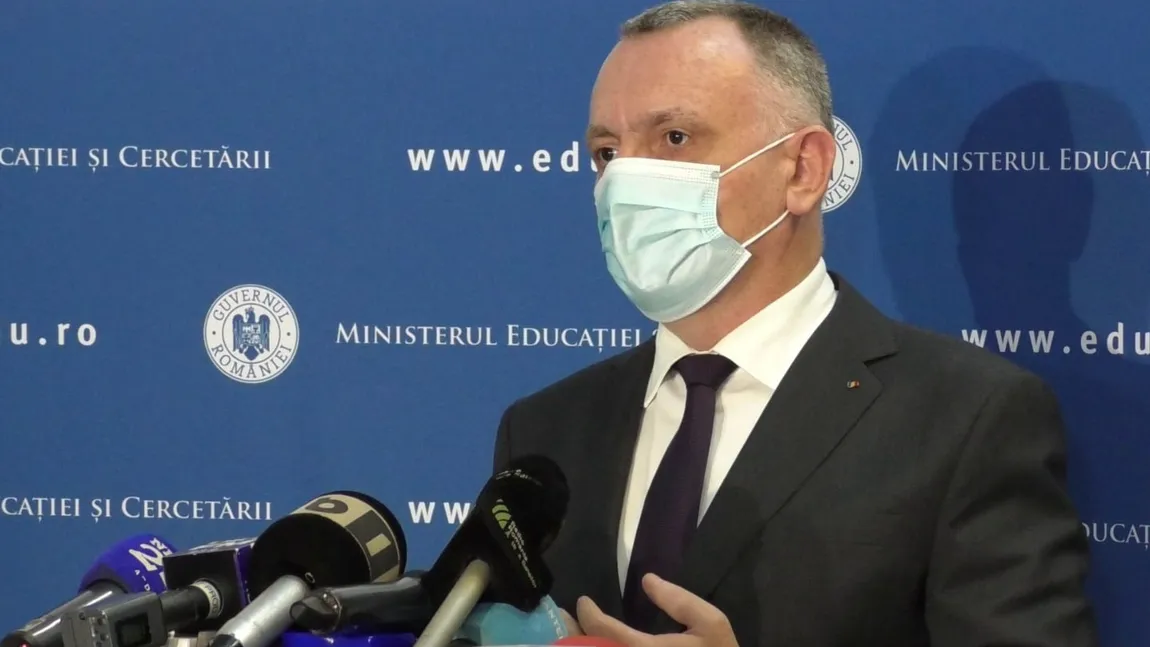 Sorin Cîmpeanu: 60.000 de angajaţi din învăţământ doresc să se vaccineze