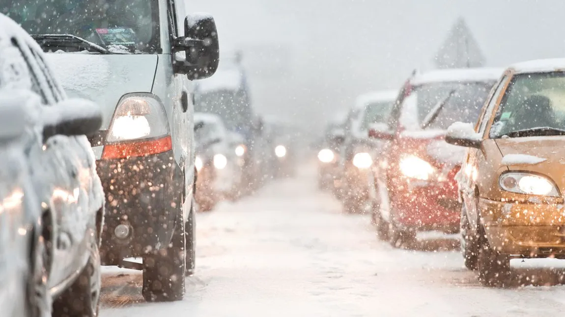 Val de aer rece peste România. Se anunţă ploi, apoi de joi vor fi ninsori viscolite şi depuneri de polei