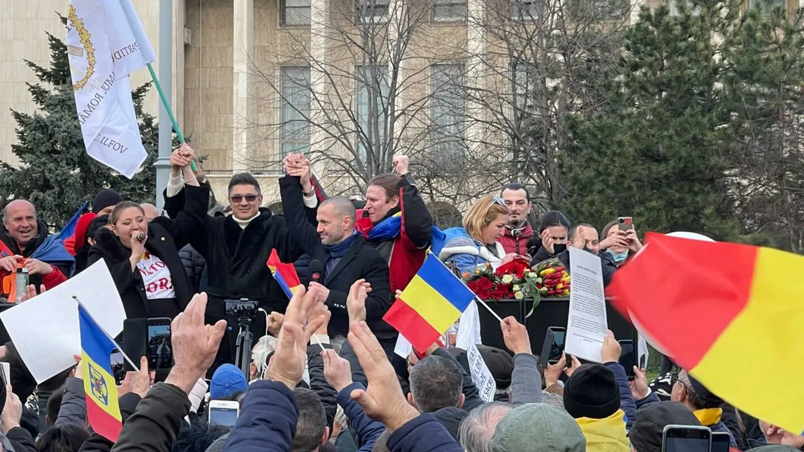 Dosar penal după protestele de la Bucureşti din weekend. Diana Şoşoacă şi mai mulţi pariticipanţi au fost amendaţi