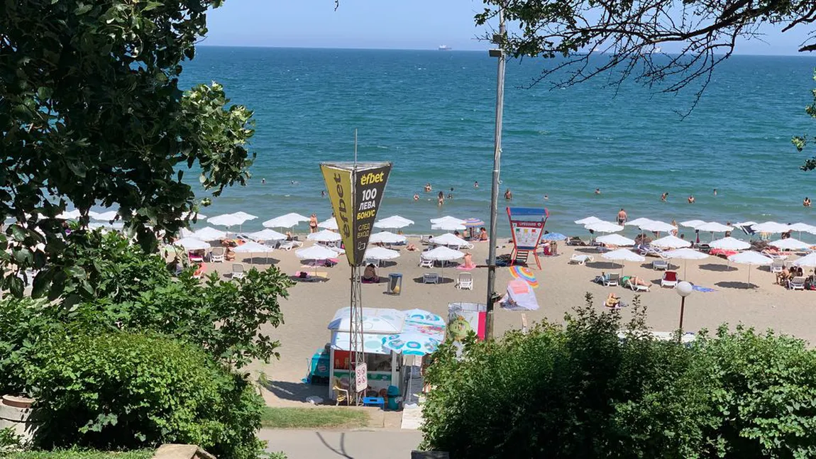Vacanţa de vară în Bulgaria se face numai pe baza vaccinului anti-Covid sau a unui test PCR. Reguli noi şi la folosirea umbrelelor de plajă