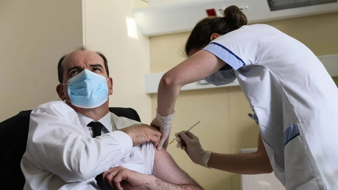 Premierul Franţei a primit prima doză de vaccin anti-COVID la mai bine de două luni după Florin Cîţu. Jean Castex s-a vaccinat cu AstraZeneca VIDEO