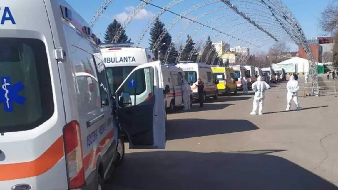 Explozie de cazuri COVID în Moldova. Zeci de ambulanţe cu oameni infectaţi, la coadă în faţa spitalelor