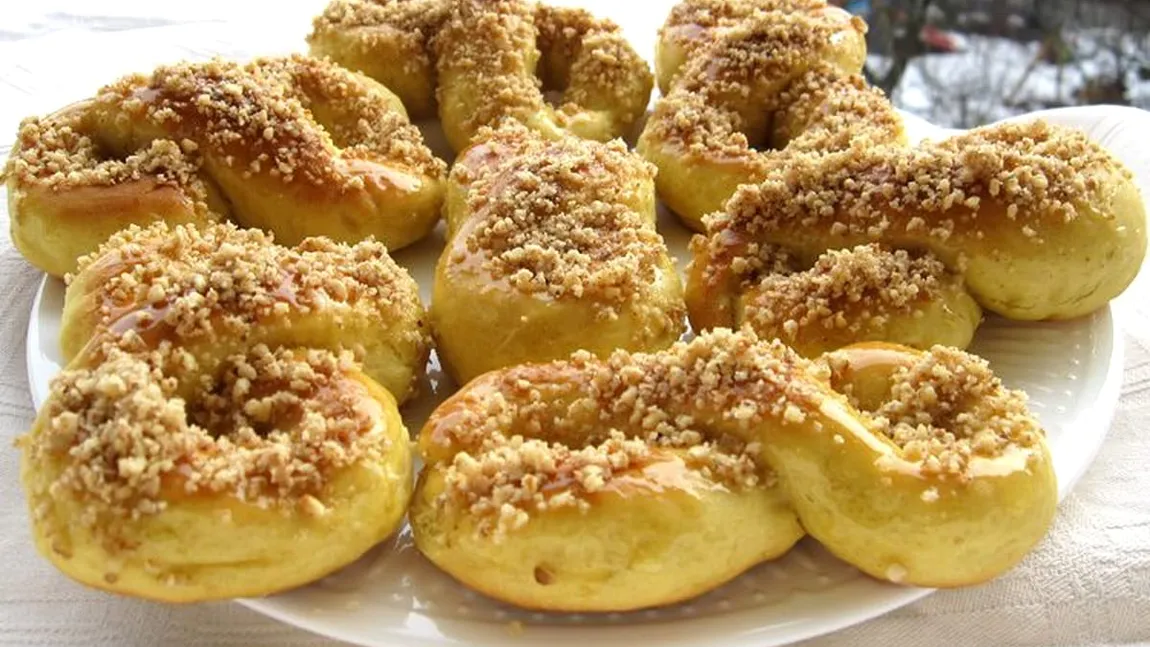 MUCENICI MOLDOVENESTI: Secretul gospodinelor a fost aflat. REŢETĂ delicioasă de mucenici de la bunica VIDEO