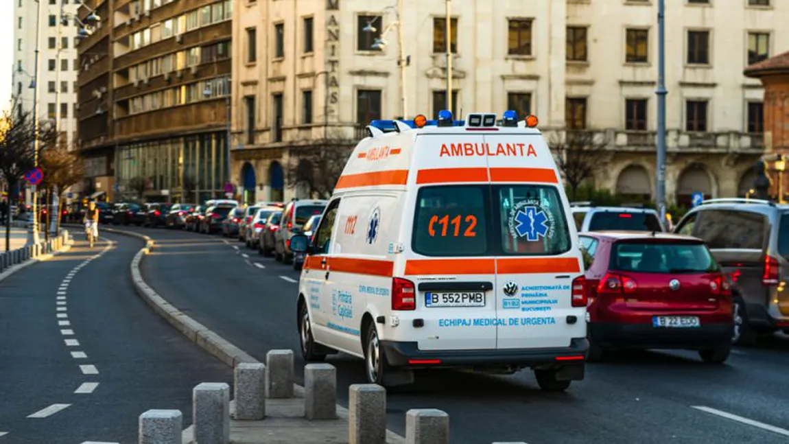 Un elev a fost strivit de un dulap la o şcoală din Bucureşti. Copilul de 8 ani a fost transportat de urgenţă la spital